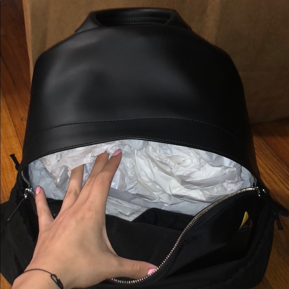 Backpack - Picture 3 of 6